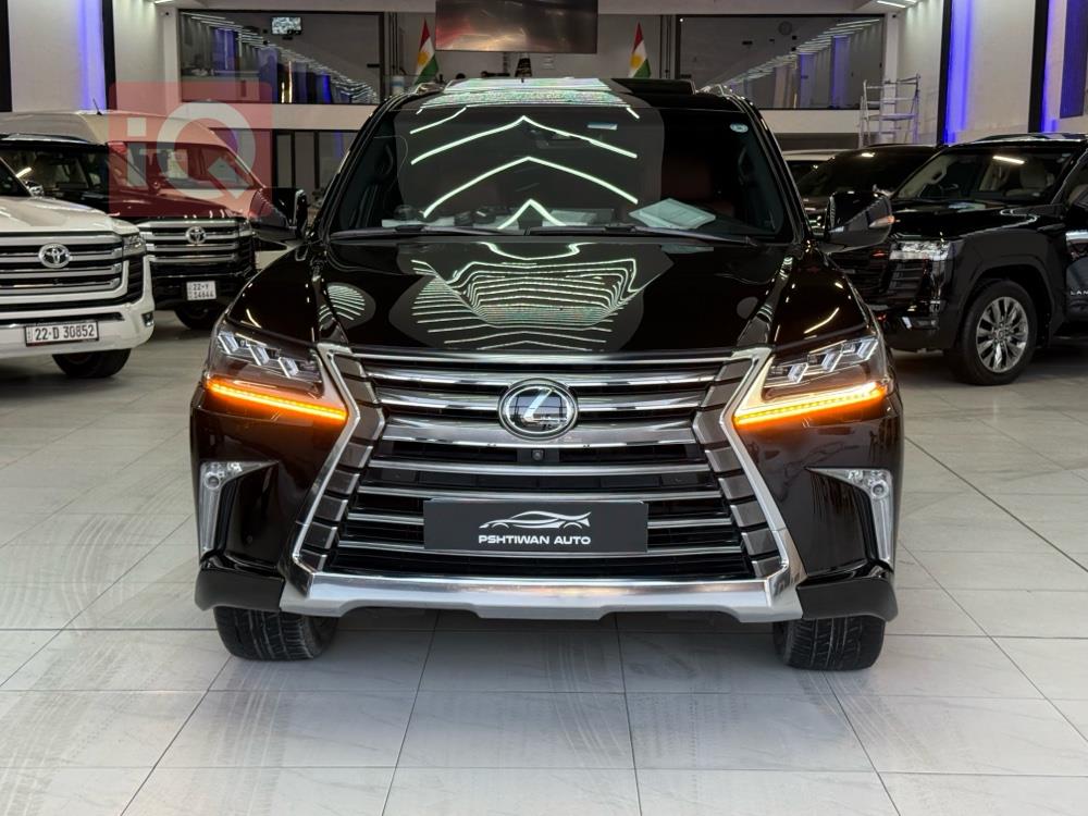 Lexus LX